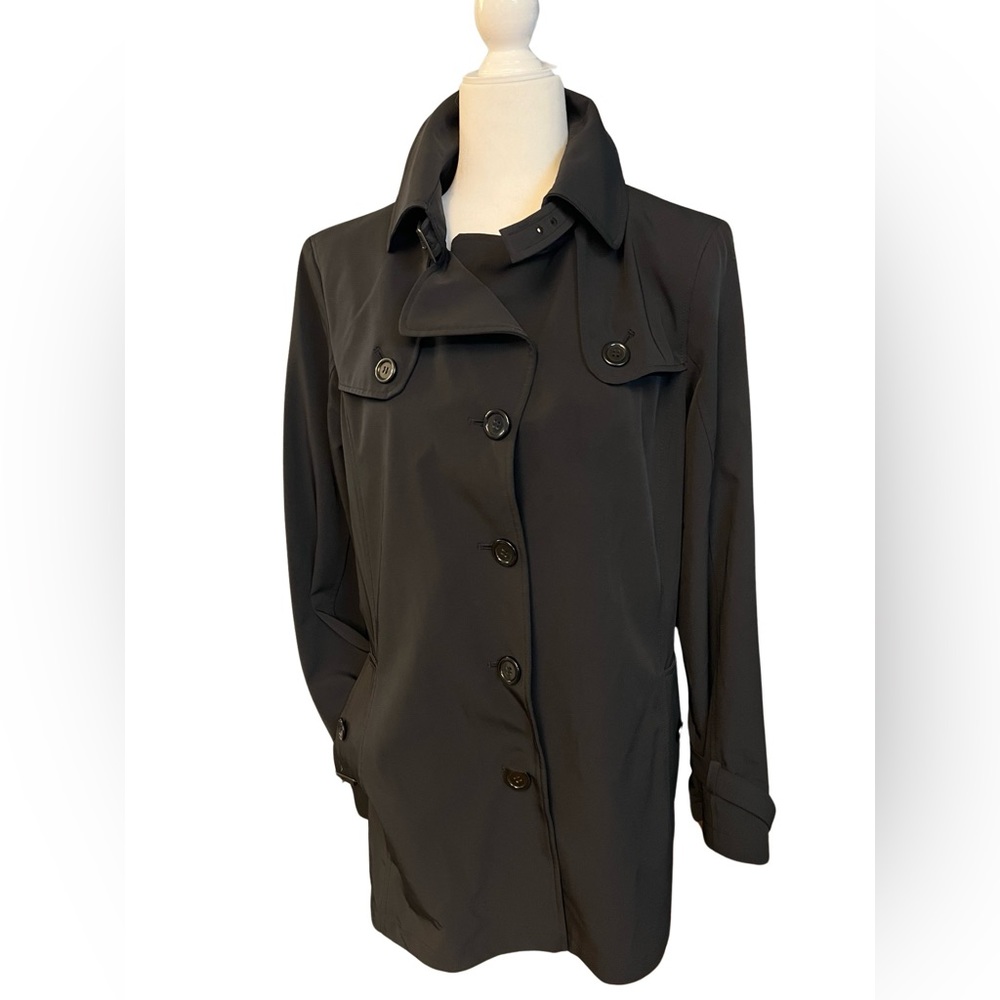 Utex sz 12, EUC Black water resistant trench coach, lightweight
